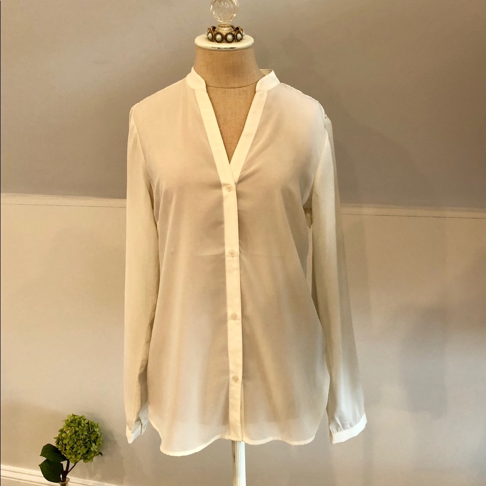 The Limited Lace Back Blouse - Picture 6 of 7